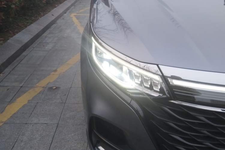 Used Roewe iMAX8 2022 400TGI Prestige Edition