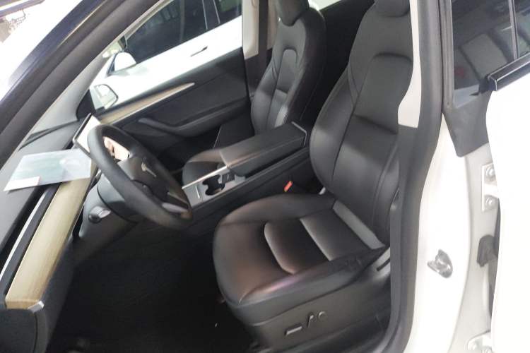 Used Tesla Model Y 2022 Rear-Wheel-Drive Version
