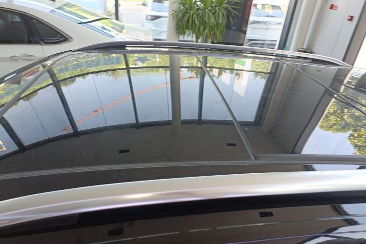 Used Volkswagen T-ROC 2023 300TSI DSG Two-Wheel Drive Starlight Edition