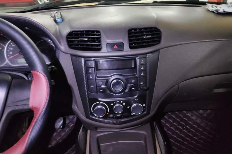 Used Wuling Hongguang 2016 1.5L Restyled S Comfort Version Audio And AC Panel