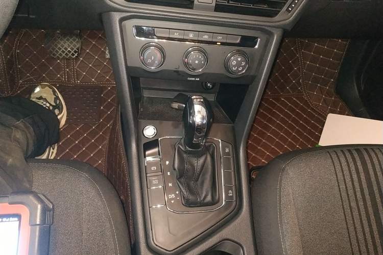 Used Volkswagen Tharu 2020 280TSI Two-Wheel Drive Trend Edition China VI Standard Gear Lever