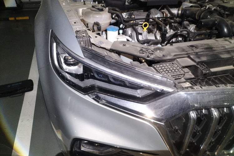 Used Hongqi HS5 2022 Revised Version 2.0T Smart Connect Flagship Edition Right Front Headlight