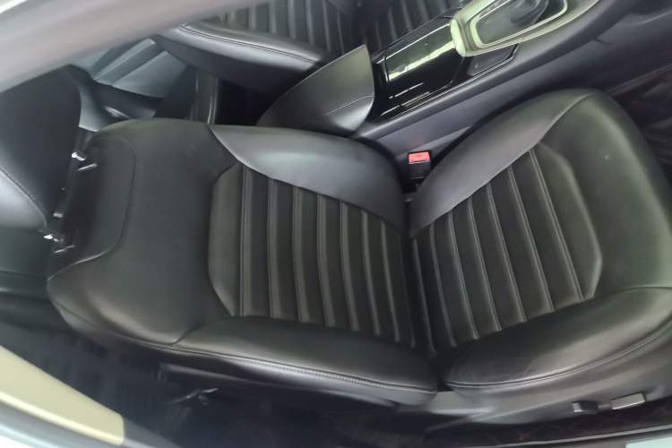 Used Ford Mondeo 2013 2.0L GTDi 200 Fashion Edition Right Front Seat