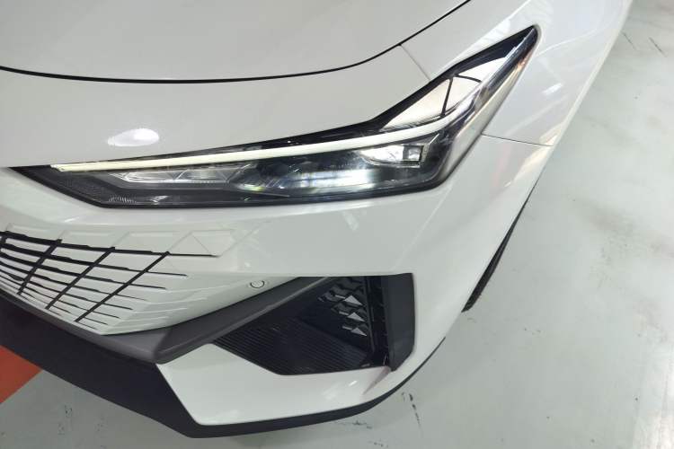 Used Changan UNI-V iDD 2023 ZhiDian iDD 1.5T 113km ZhiKu Model
