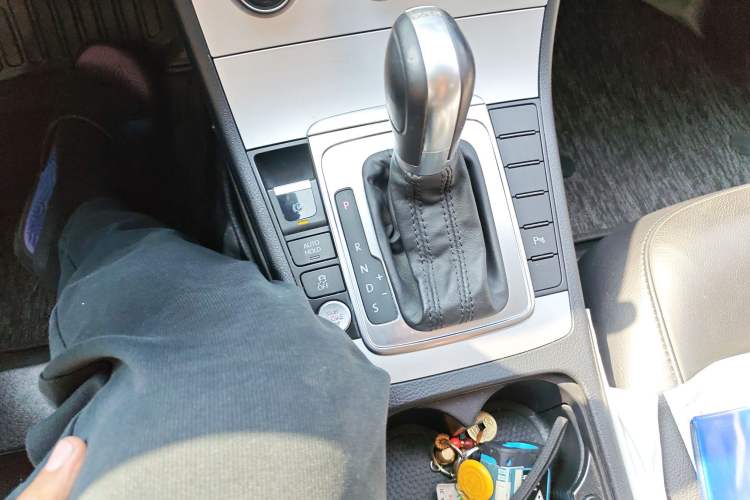 Used Volkswagen Magotan 2016 1.8TSI Luxury Comfort Model Gear Lever