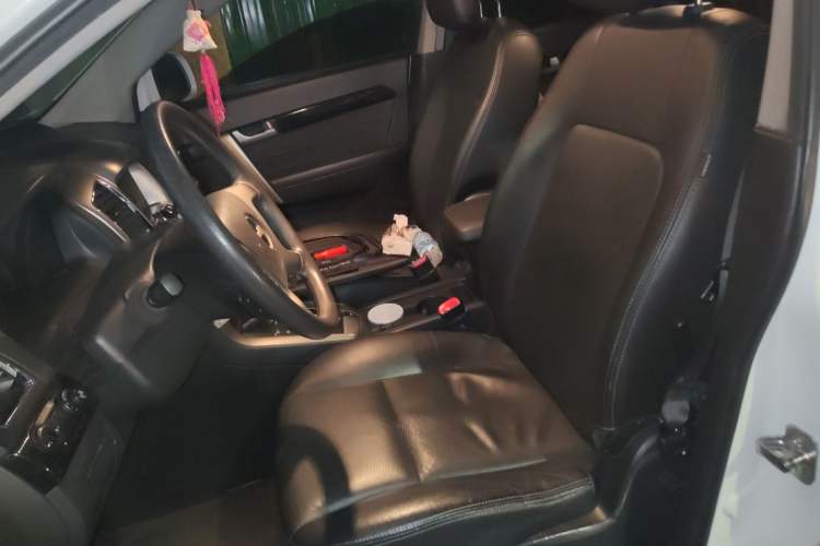 Used Chevrolet Captiva 2014 2.4L Two-Wheel Drive Urban Version 7 Seats Left Front Seat