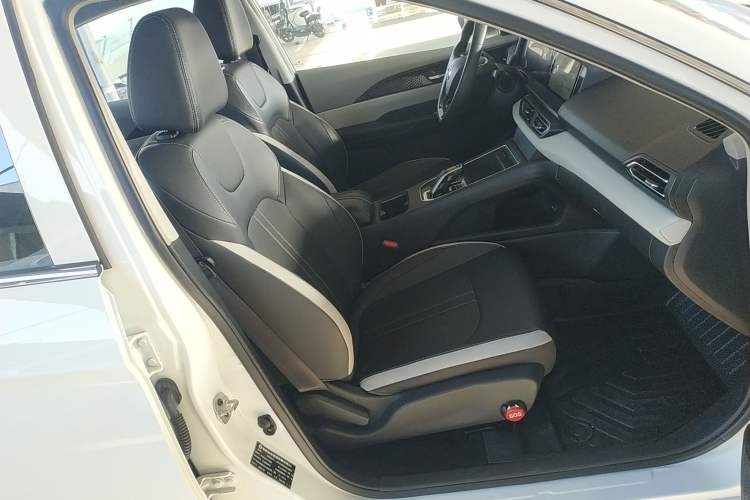 Used Dongfeng Aeolus E70 2021 Revised Version 360H Battery-Swap Edition
