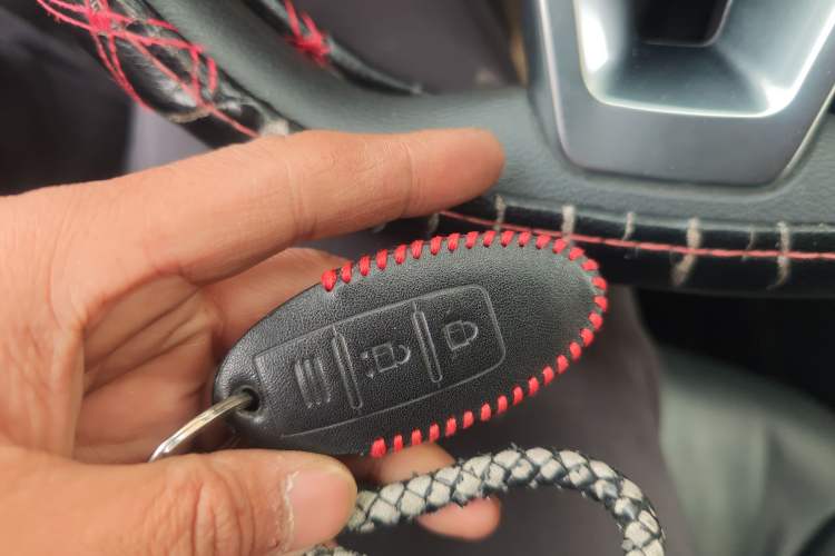 Used Nissan X-Trail 2017 2.5L CVT 7-Seater Leading Edition 4WD Vehicle Key