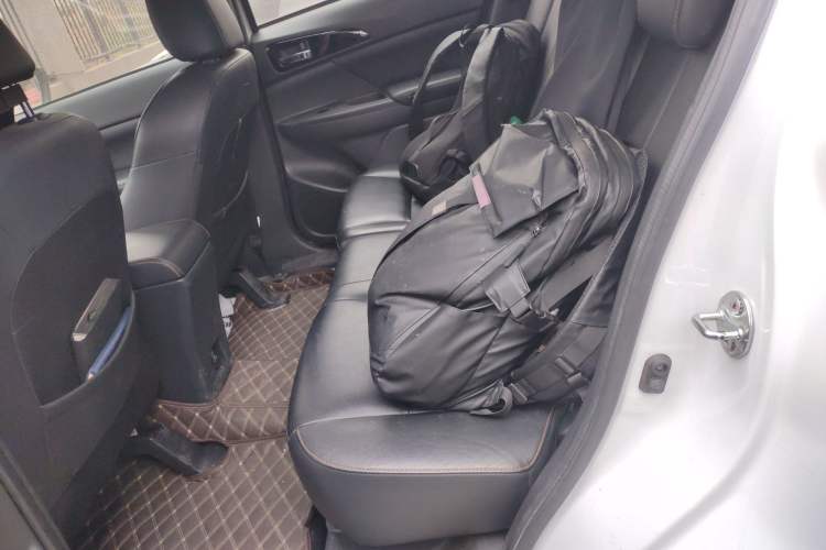 Used Mitsubishi Eclipse Cross 2019 1.5T CVT Two-Wheel Drive Dream Edition China VI Standard Left Rear Seat