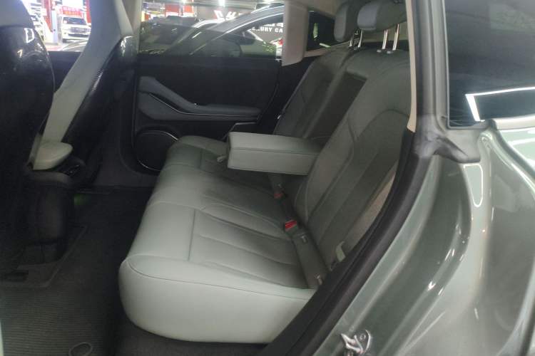 Used Nio ET5 2022 75 kWh Left Rear Seat