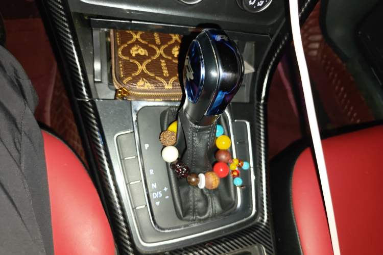 Used Volkswagen Golf 2018 1.6L Automatic Comfort Model Gear Lever