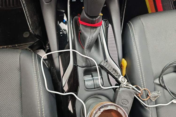 Used Toyota FRONTLANDER 2023 2.0L CVT Luxury Edition Gear Lever