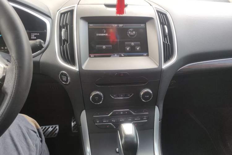 Used Ford Edge 2015 2.0T GTDi Two-Wheel-Drive High-Line Version