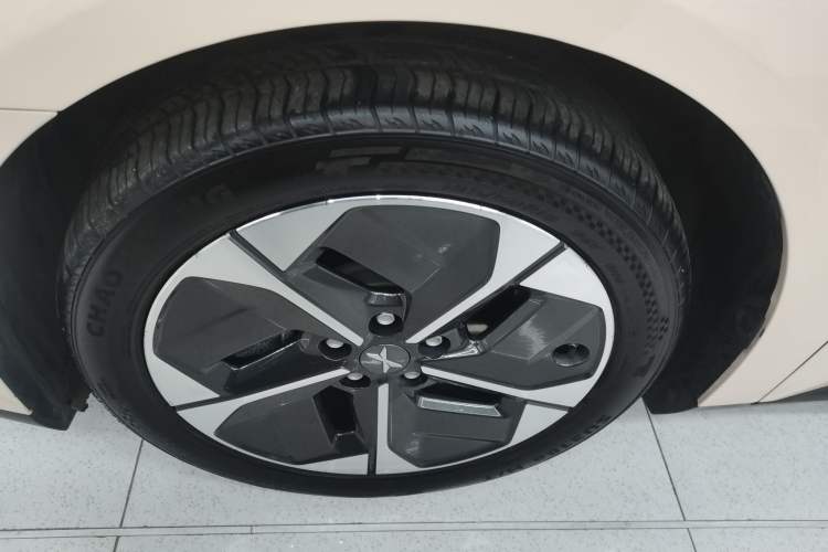 Used XPeng MONA M03 2024 620 with Ultra-Long Range Left Front Wheel Hub