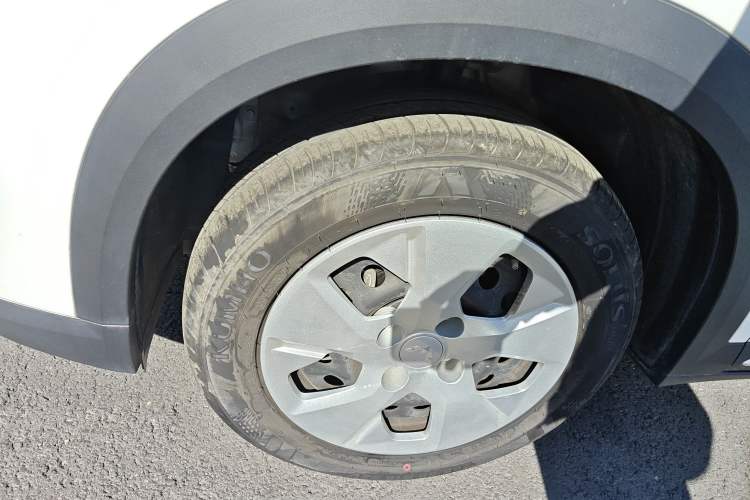 Used Wuling Alvez 2022 1.5L Manual Free-Style Model