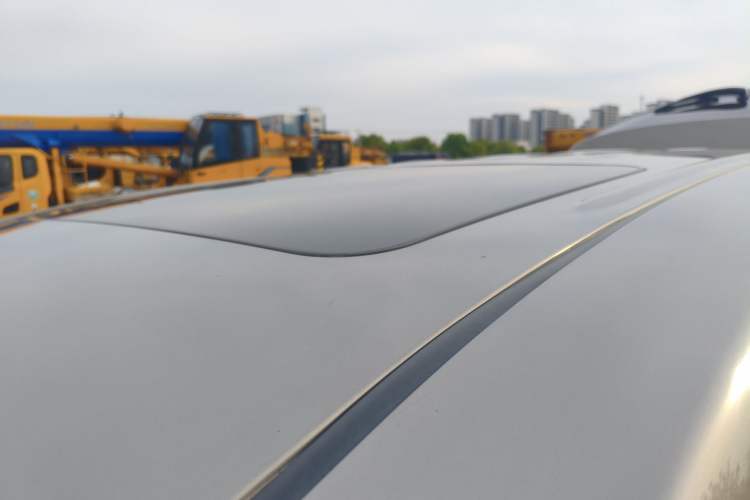 Used Buick GL8 2018 28T Luxury Model China VI Standard Roof