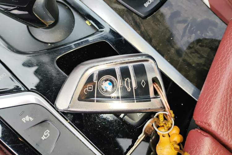 Used BMW 5 Series 2018 Restyled 530Li Luxury Edition M Sport Package Vehicle Key