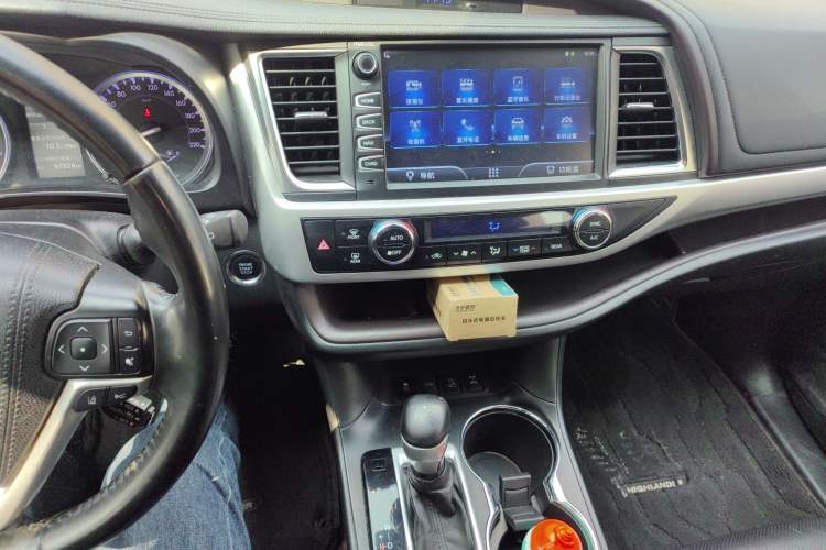 Used Toyota Highlander 2018 2.0T Four-Wheel Drive Luxury Version 7 Seats China VI Standard