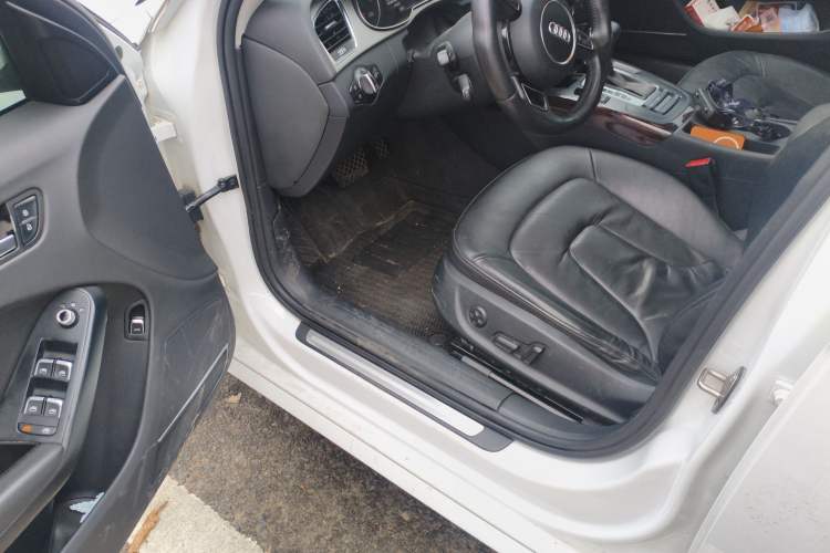 Used Audi A4L 2013 35 TFSI Automatic Comfort Model Driver Seat