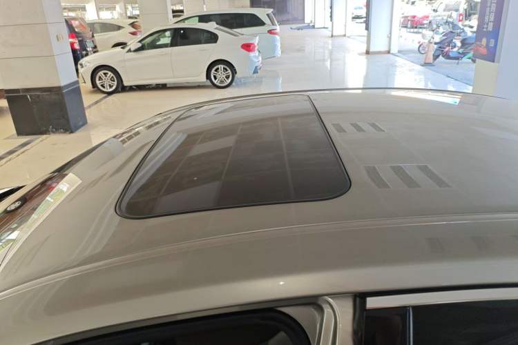 Used Lexus ES 2025 300h Deluxe Edition
