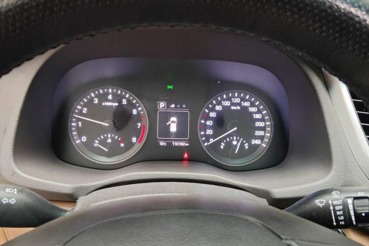 Used Hyundai Tucson 2015 1.6T Dual-Clutch Two-Wheel-Drive Leading Model Instrument Cluster