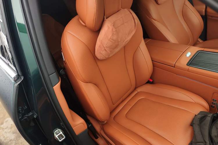 Used Hima AITO M9 2024 Range-Extended Max Edition 42 kWh 6-Seater Version Right Front Seat