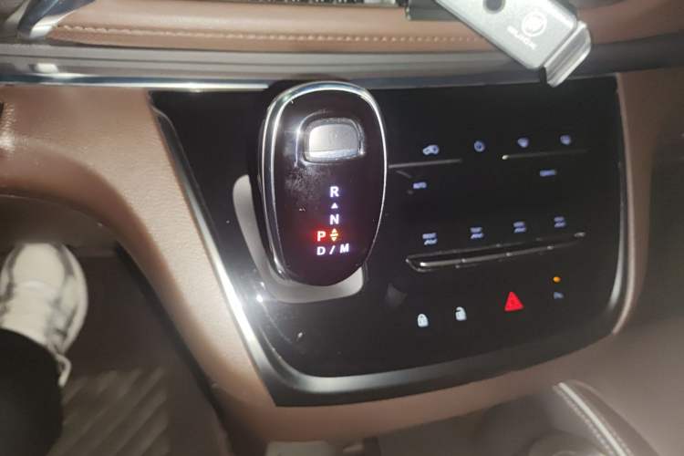 Used Buick GL8 2021 Land Cruiser Executive Class 652T Luxury Model Gear Lever