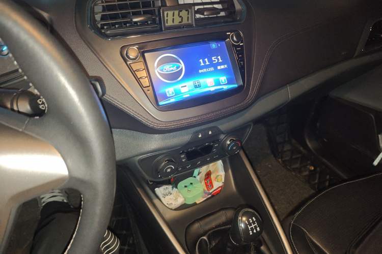 Used Ford Escort 2015 1.5L Manual Fashion Edition Audio And AC Panel