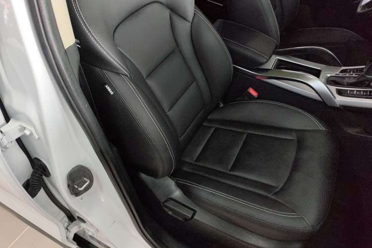 Used Geely Auto Emgrand X7 Sport 2016 1.8TD Automatic Smart Connectivity Version Right Front Seat