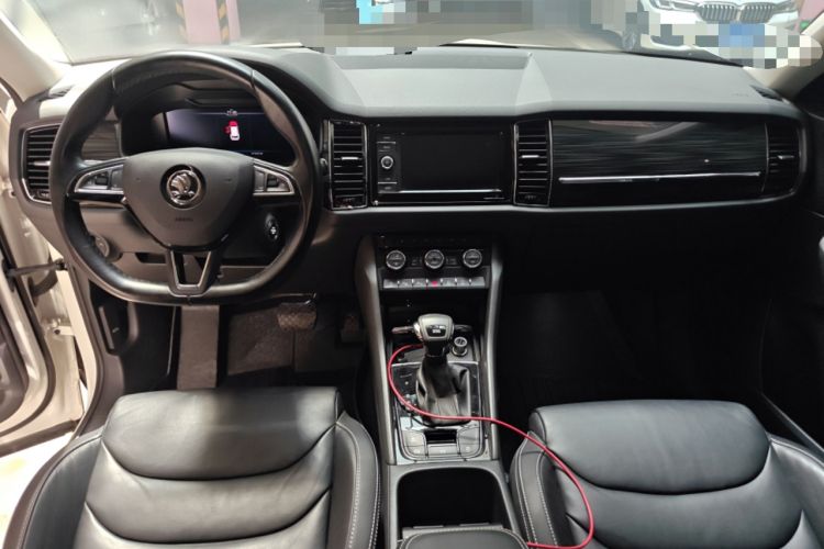 Used Skoda Kodiaq 2019 Facelifted TSI330 5-Seater Two-Wheel-Drive Luxury Enjoyment Edition China VI Standard Center Console