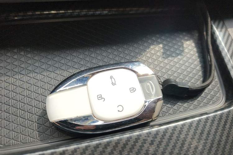 Used GAC Trumpchi EMPOW 2021 270T DCT J15 Version Vehicle Key