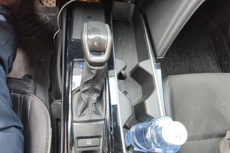 Used Toyota Camry 2024 Dual-Motor 2.0HS Sport Edition Gear Lever