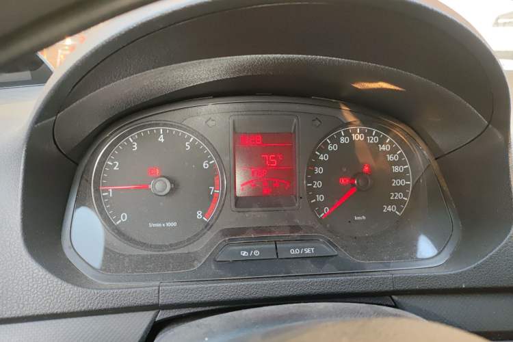 Used Volkswagen Jetta 2013 1.6L Manual Fashion Edition
