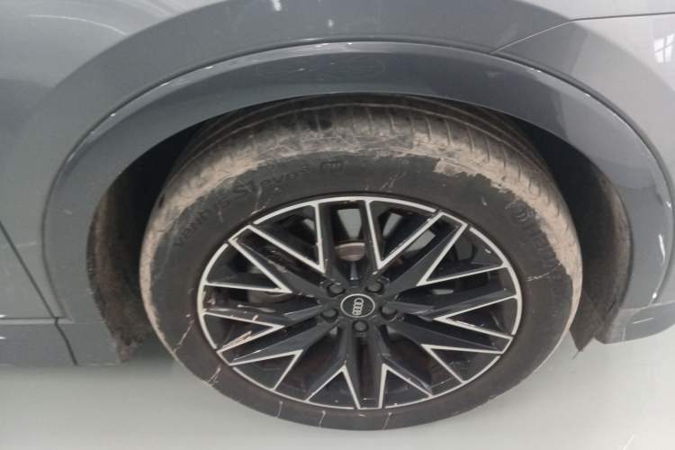 Used Audi Q5 e-tron 2023 40 e-tron Starry Edition Mecha Kit