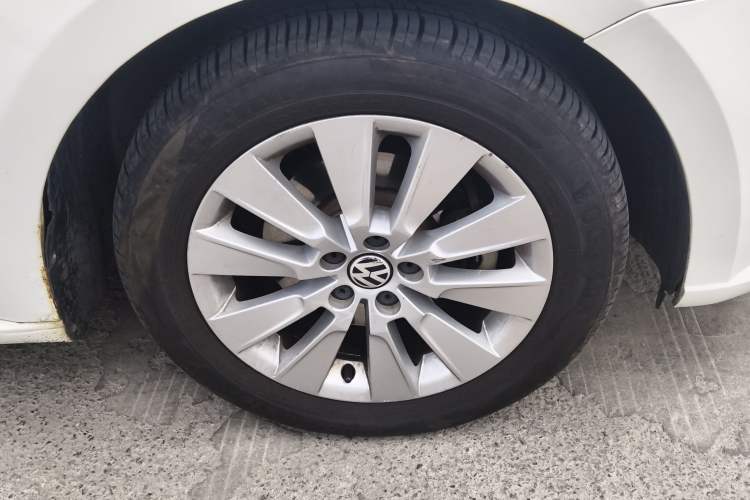 Used Volkswagen Lavida 2013 1.6L Automatic Comfort Edition
