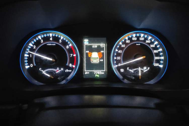 Used Toyota Highlander 2018 2.0T Four-Wheel Drive Luxury Edition 7 Seats China V Emission Standard
