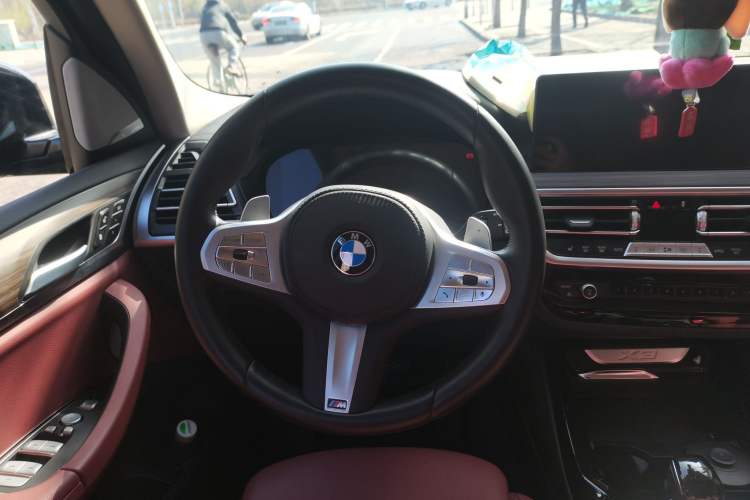 Used BMW X3 2023 Restyled xDrive30i Leading Edition M Night Sky Package Steering Wheel