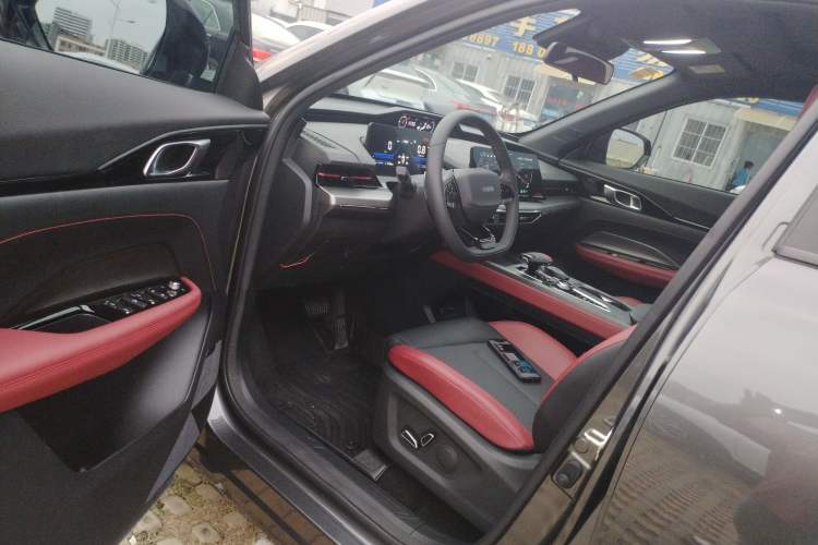 Used CHANGAN OSHAN Z6 2023 Blue Whale 1.5T DCT Smart Luxury Model Driver Seat