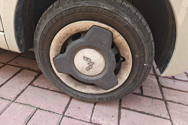 Used Wuling Hongguang MINIEV 2024 3rd Generation 215km Youth Edition Right Front Wheel Hub