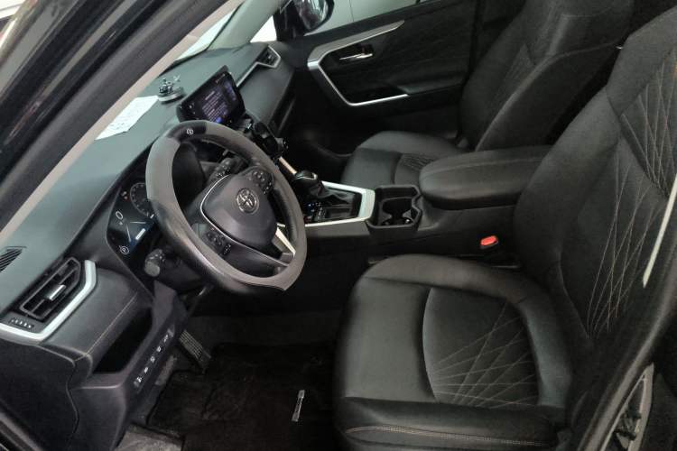 Used Toyota RAV4 2024 2.0L CVT Two-Wheel Drive Fashion Plus Edition
