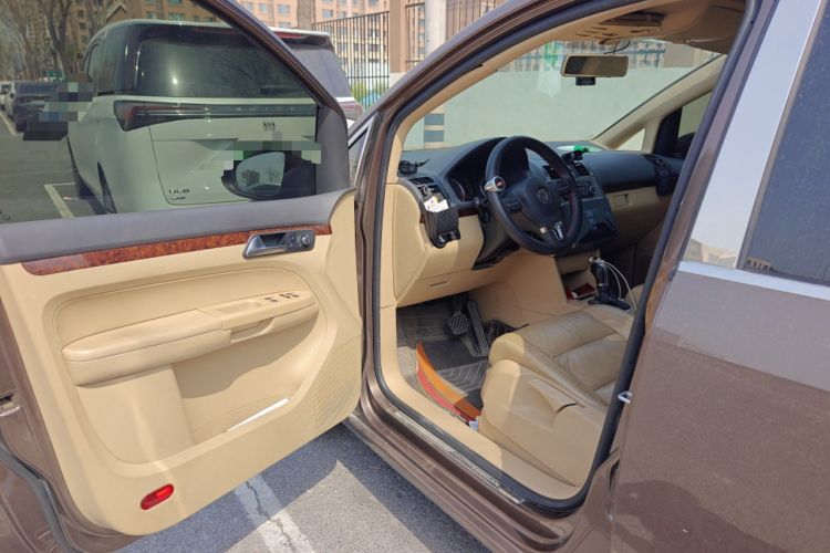 Used Volkswagen Touran 2011 1.4T DSG ZhiZhen Edition 7-Seater