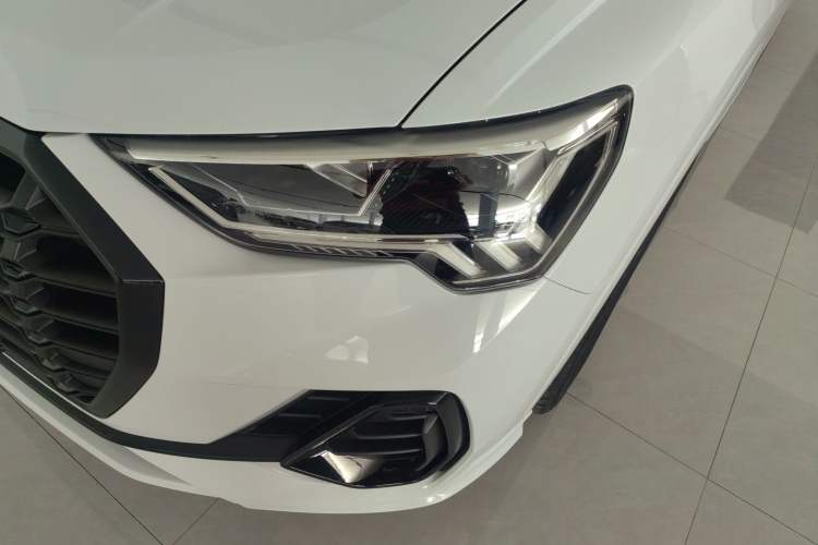 Used Audi Q3 2020 35 TFSI Fashion Dynamic Model Left Front Headlight