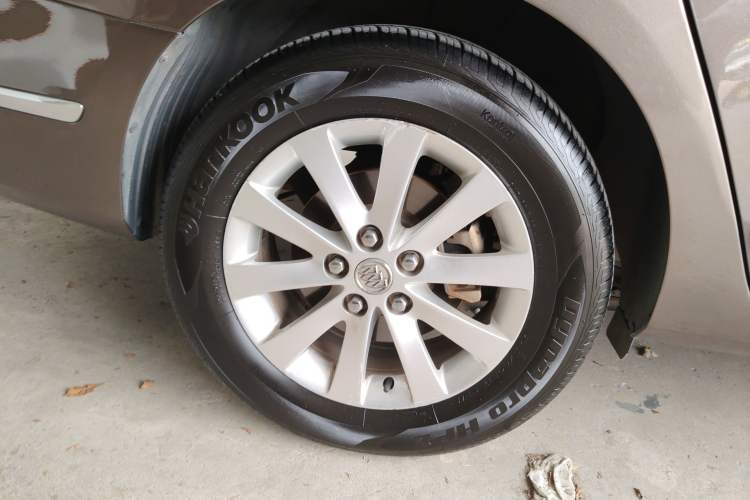 Used Buick GL8 2011 2.4L LT Luxury Business Executive Edition Right Rear Wheel Hub