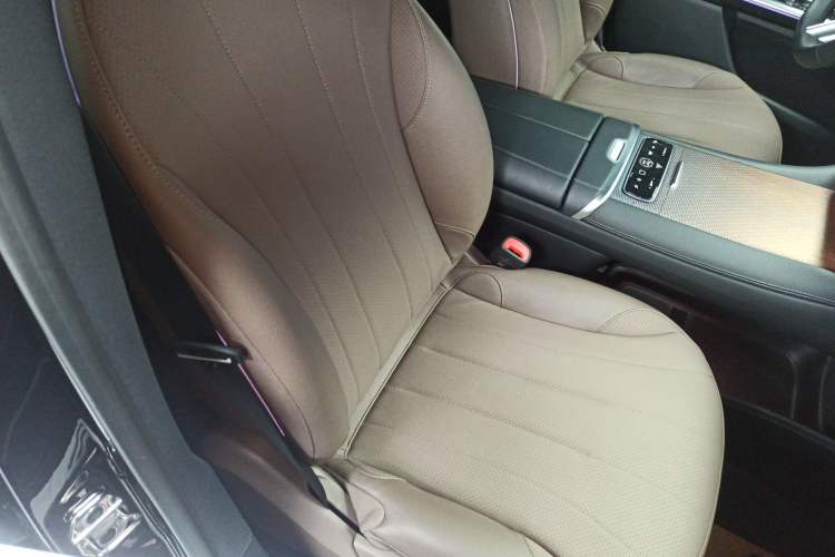 Used Mercedes-Benz EQE SUV 2024 500 4MATIC Flagship Edition Right Front Seat