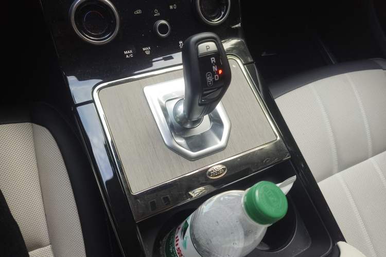 Used Land Rover Range Evoque New Energy 2022 Aurora L P300e Plug-in Hybrid Electric Version
