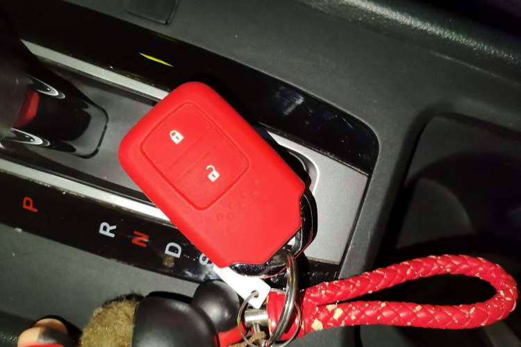 Used Honda Jade 2017 1.8L automatic Comfort version 5 seats Vehicle Key