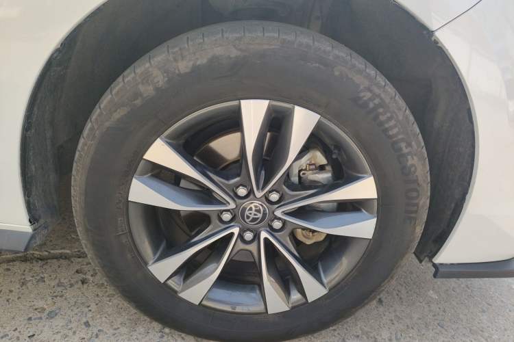 Used Toyota Granvia 2024 2.5L Hybrid Prestige PLUS Four-Wheel Drive Version Right Front Wheel Hub