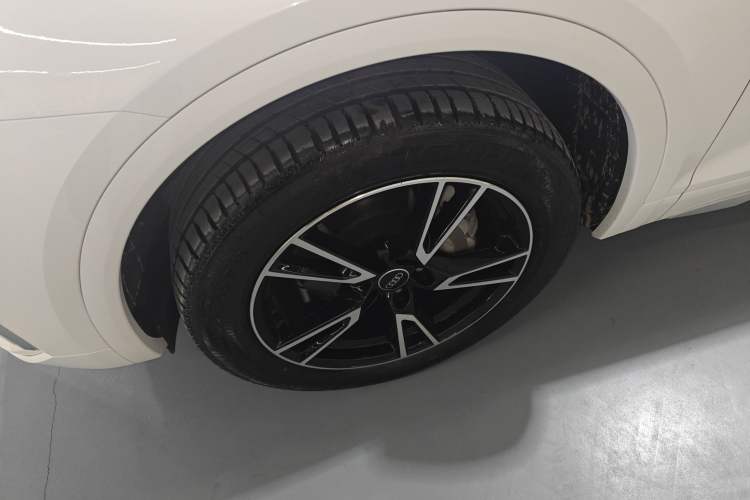 Used Audi Q5L 2024 40 TFSI Fashion Dynamic Model