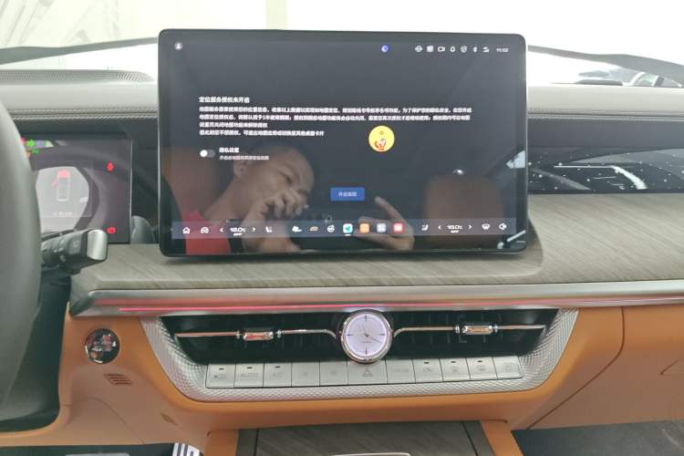 Used Tank 500 2023 3.0T Business Edition "Creation" Style 5 Seats Audio And AC Panel