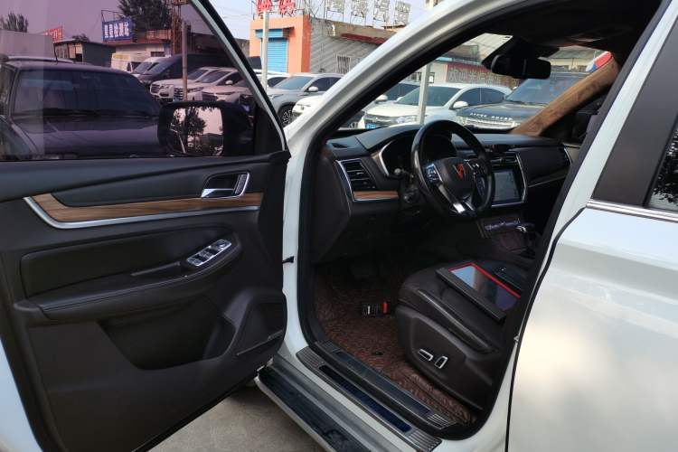 Used Roewe RX8 2018 30T Smart Connectivity Two-Wheel Drive Supreme Edition